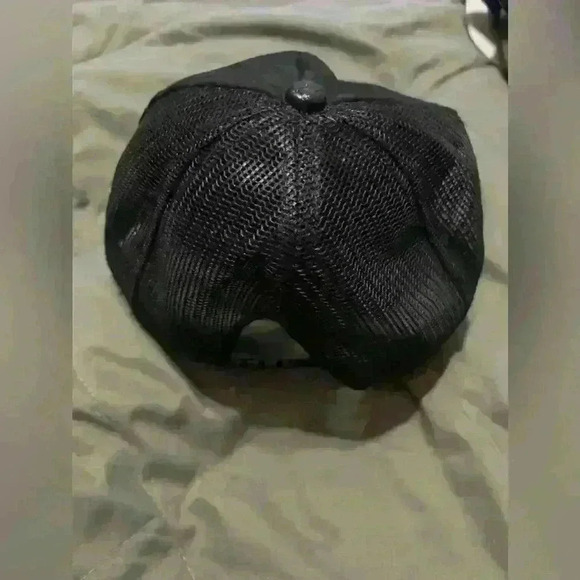 Vintage trucker style hat adjustable back black - Picture 3 of 4